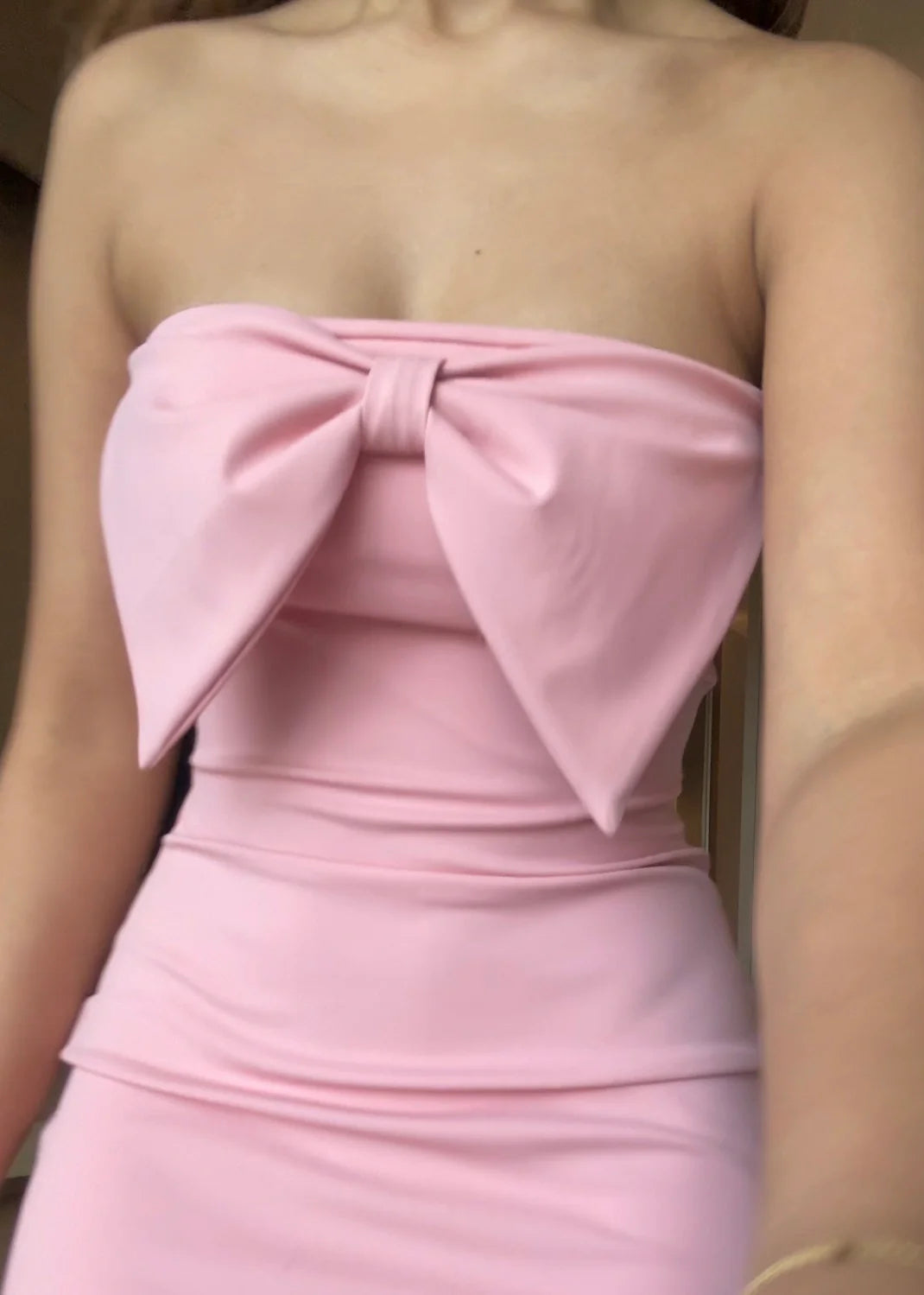 DIAMOND LADY // Brietta Bow Slit Pink Dress