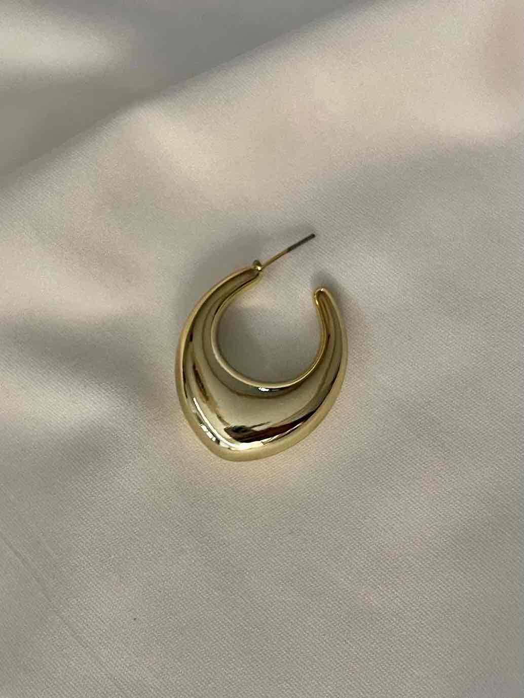 V Shaped Earrings // Gold