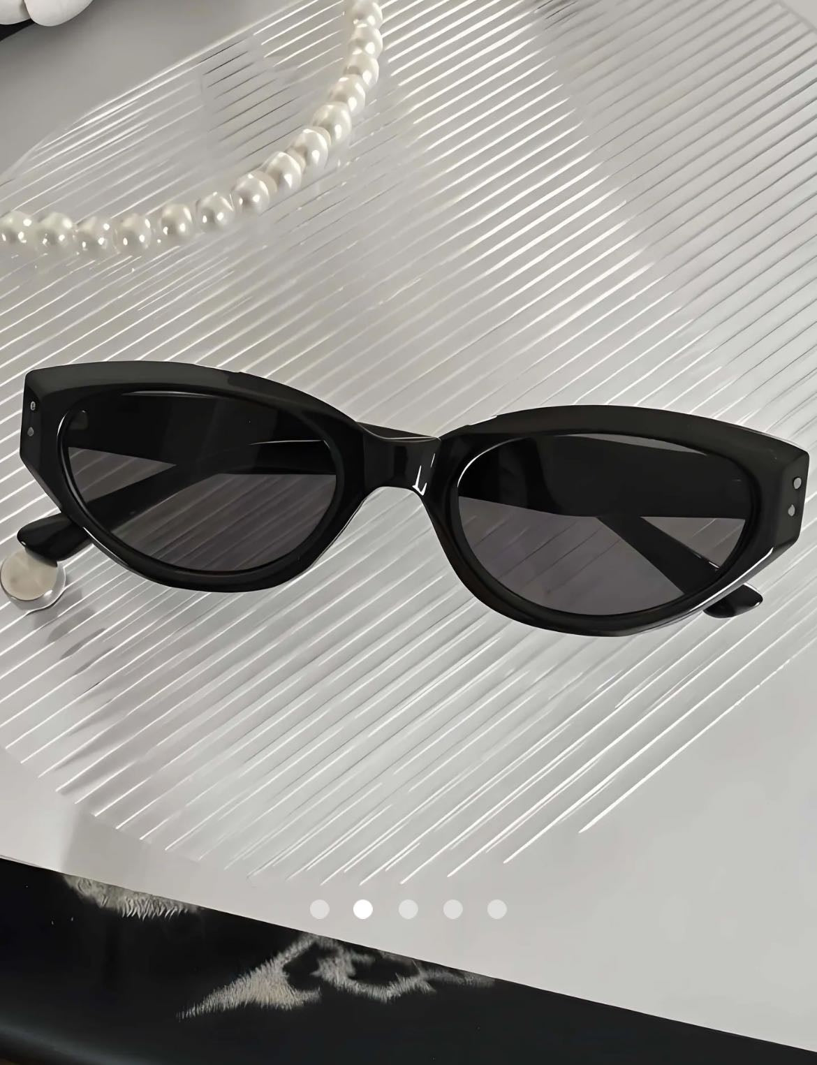 Solid Sunglasses // Black