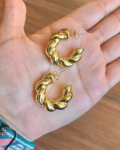 Twisted Earrings // Gold