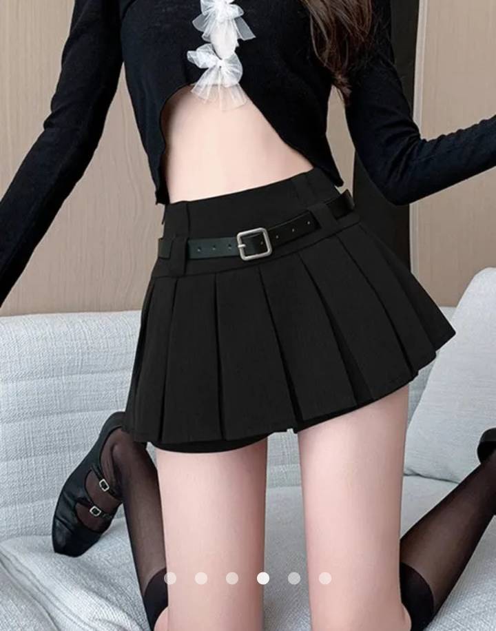Pleated Skirt with Belt // Black