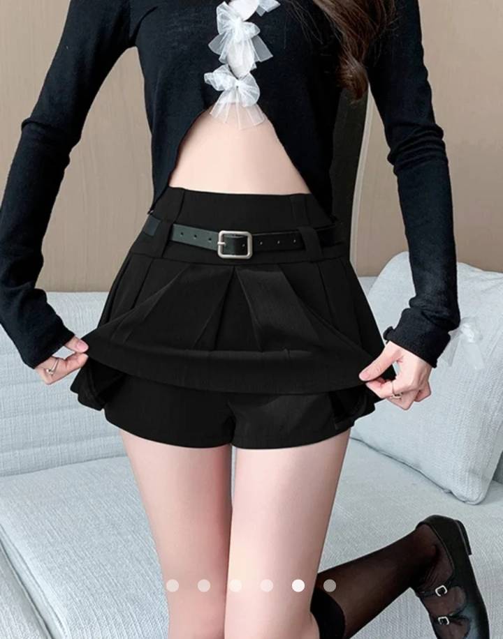 Pleated Skirt with Belt // Black