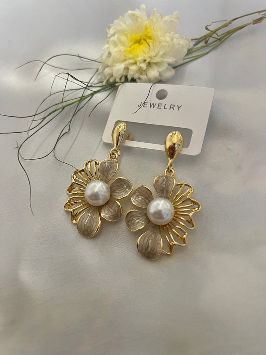 Flower Dangle Earrings // Gold