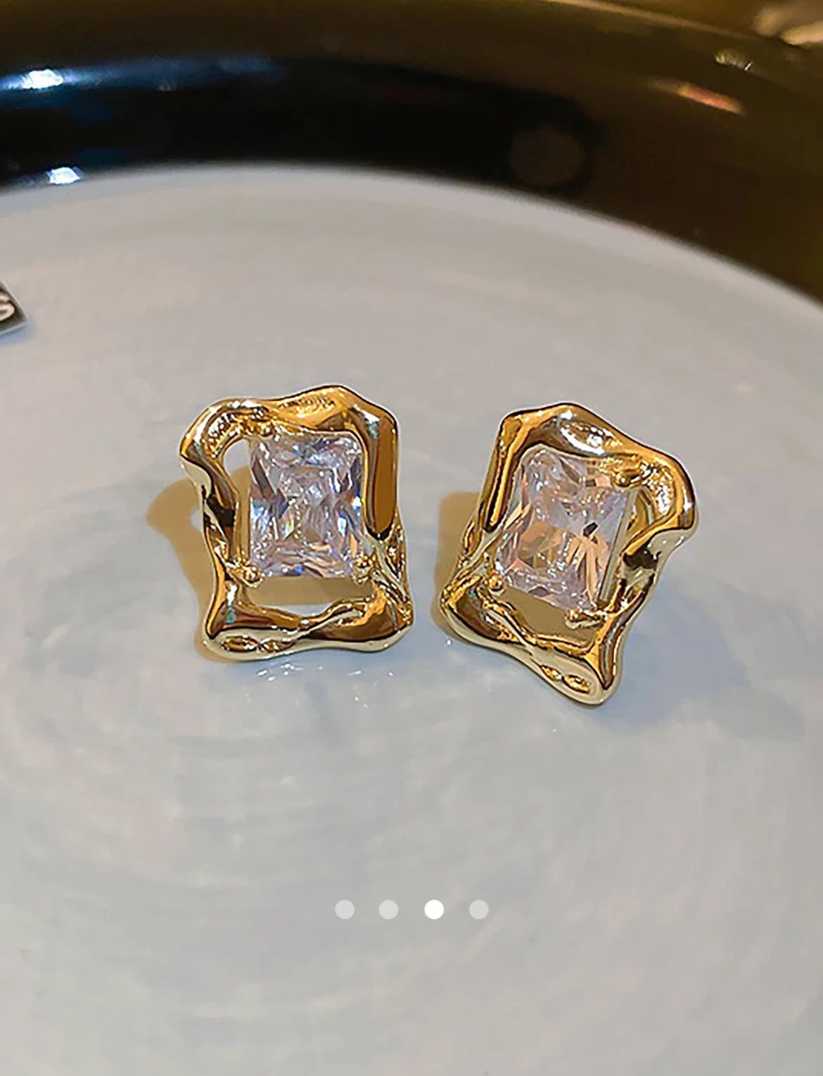 Savana Earrings 042 // Gold