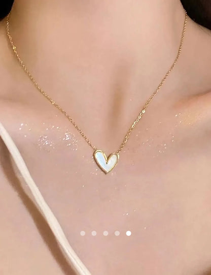 Heart Necklace 029 // Gold