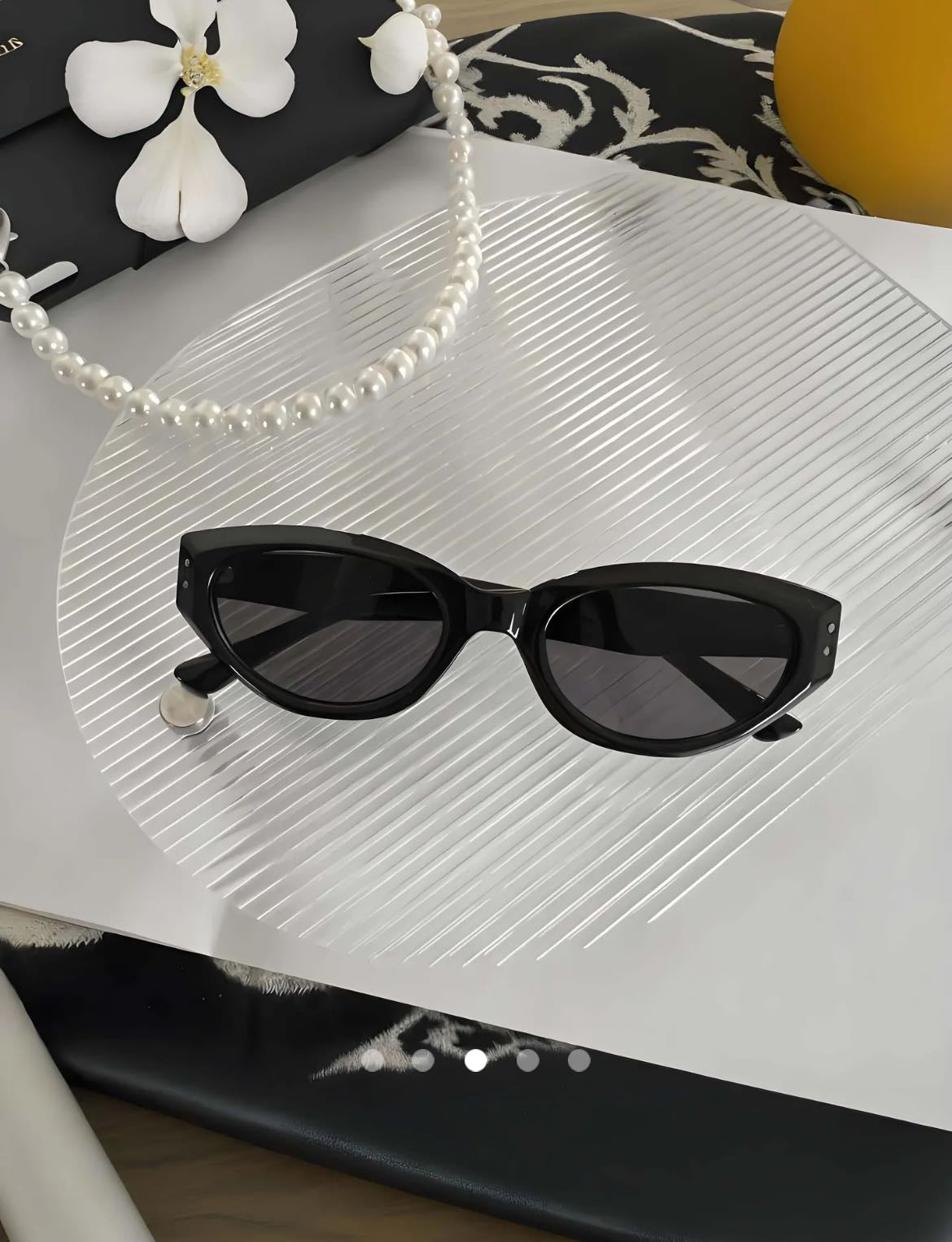 Solid Sunglasses // Black