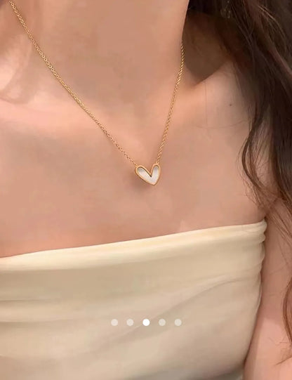 Heart Necklace 029 // Gold