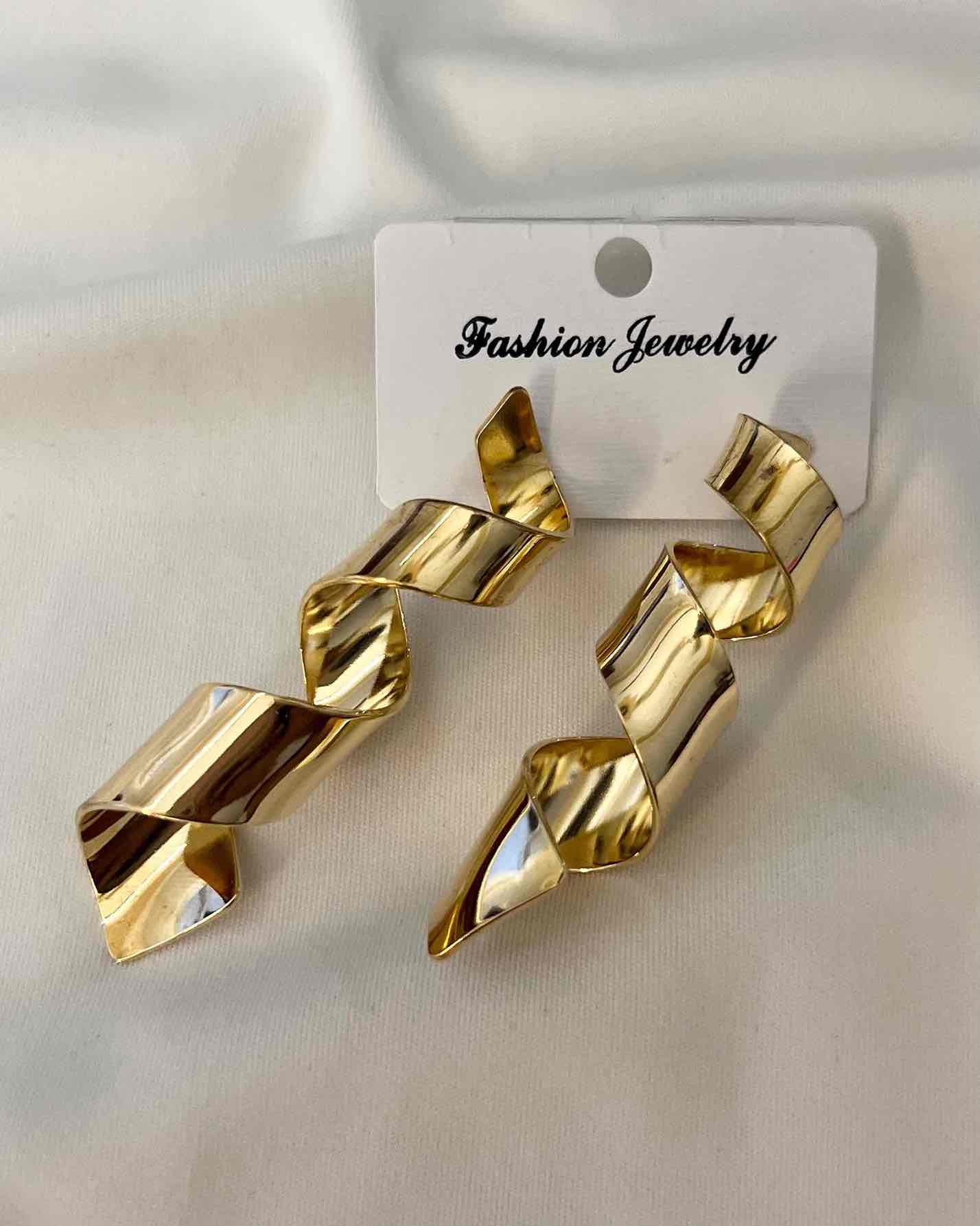 Twisted Earrings // Gold