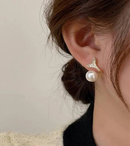 Fishtail Earrings // Gold