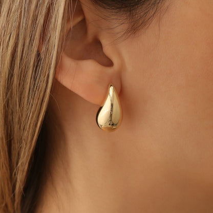 Teardrop Earings (Medium) // Gold