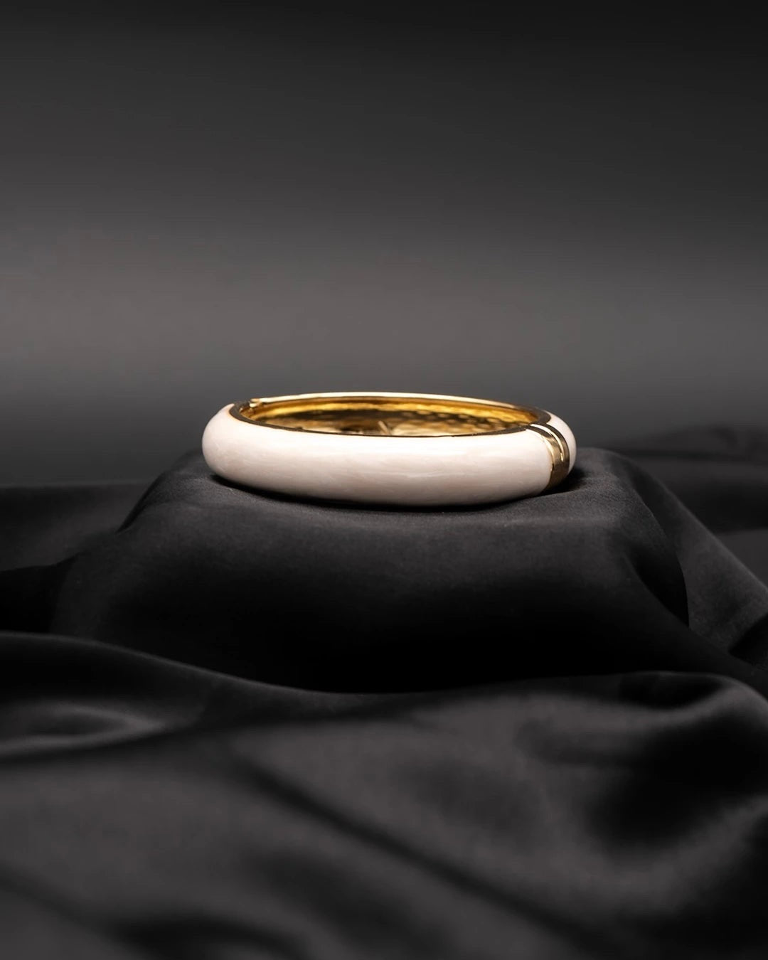 Chunky Bangle (Anti Tarnish) 021 // White