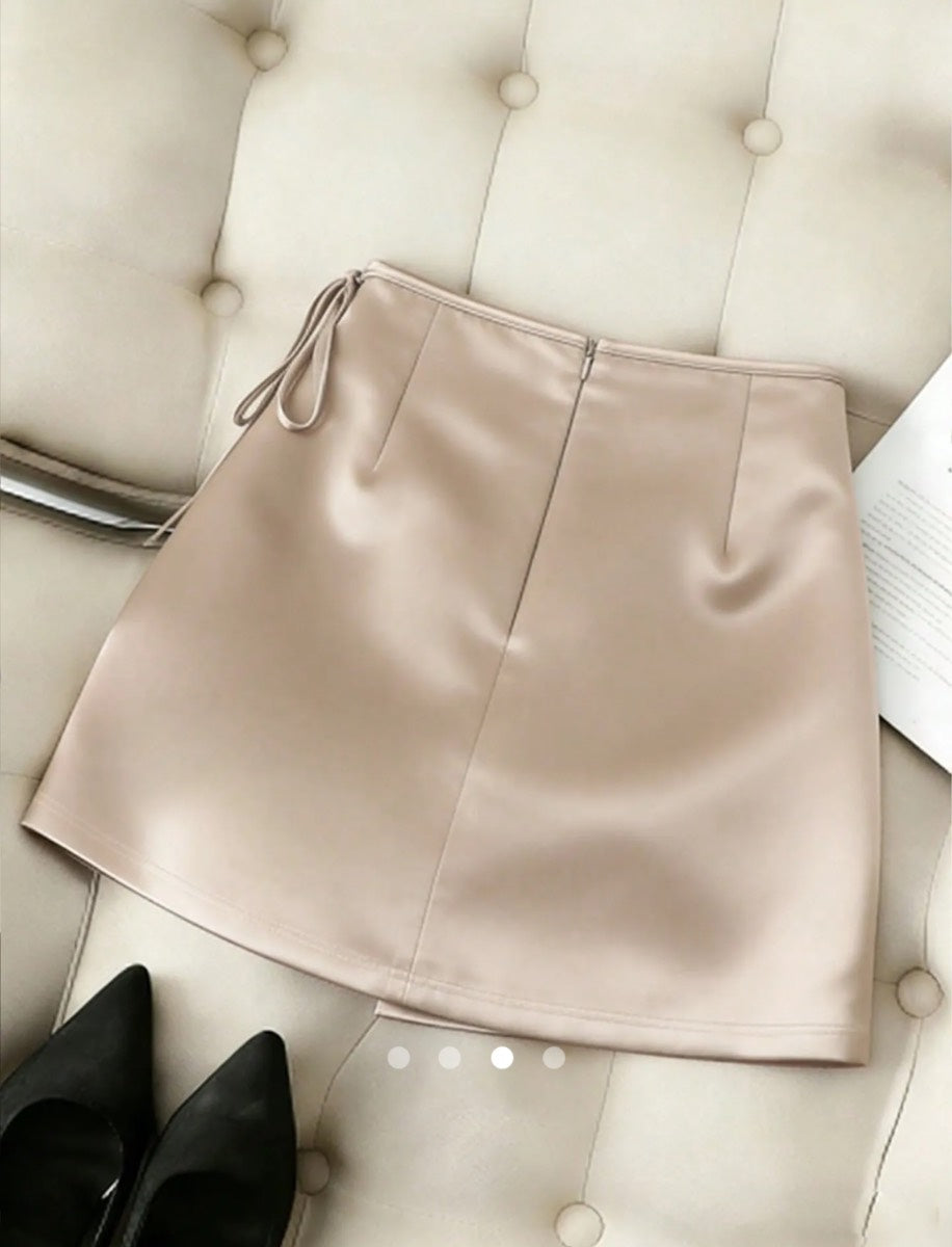 Bow A-Line Skirt // Champagne