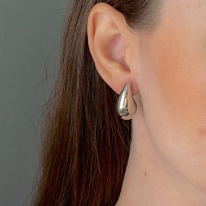 Teardrop Earings (Medium) // Silver