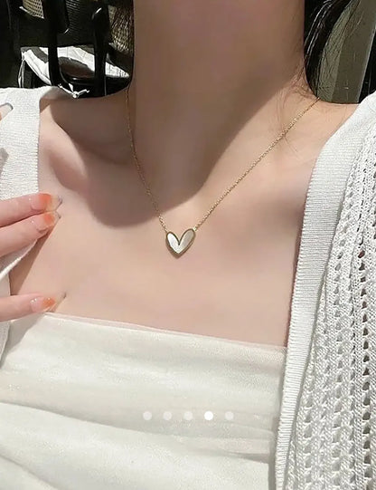 Heart Necklace 029 // Gold