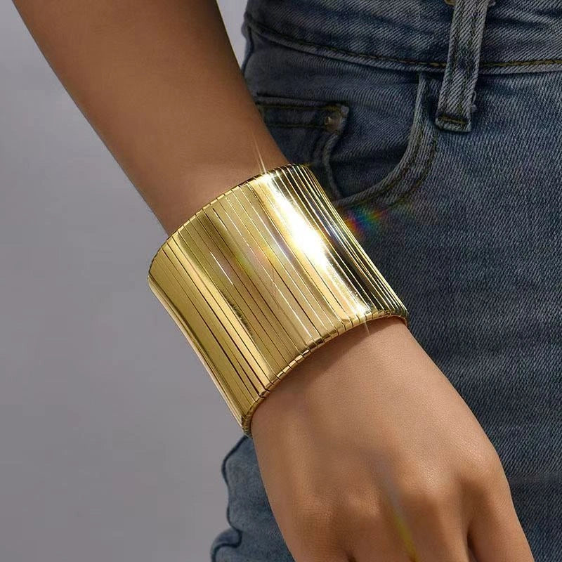 Chunky Cuff Bracelet // Gold