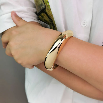Chunky Bangle (Anti Tarnish) 009 // Gold