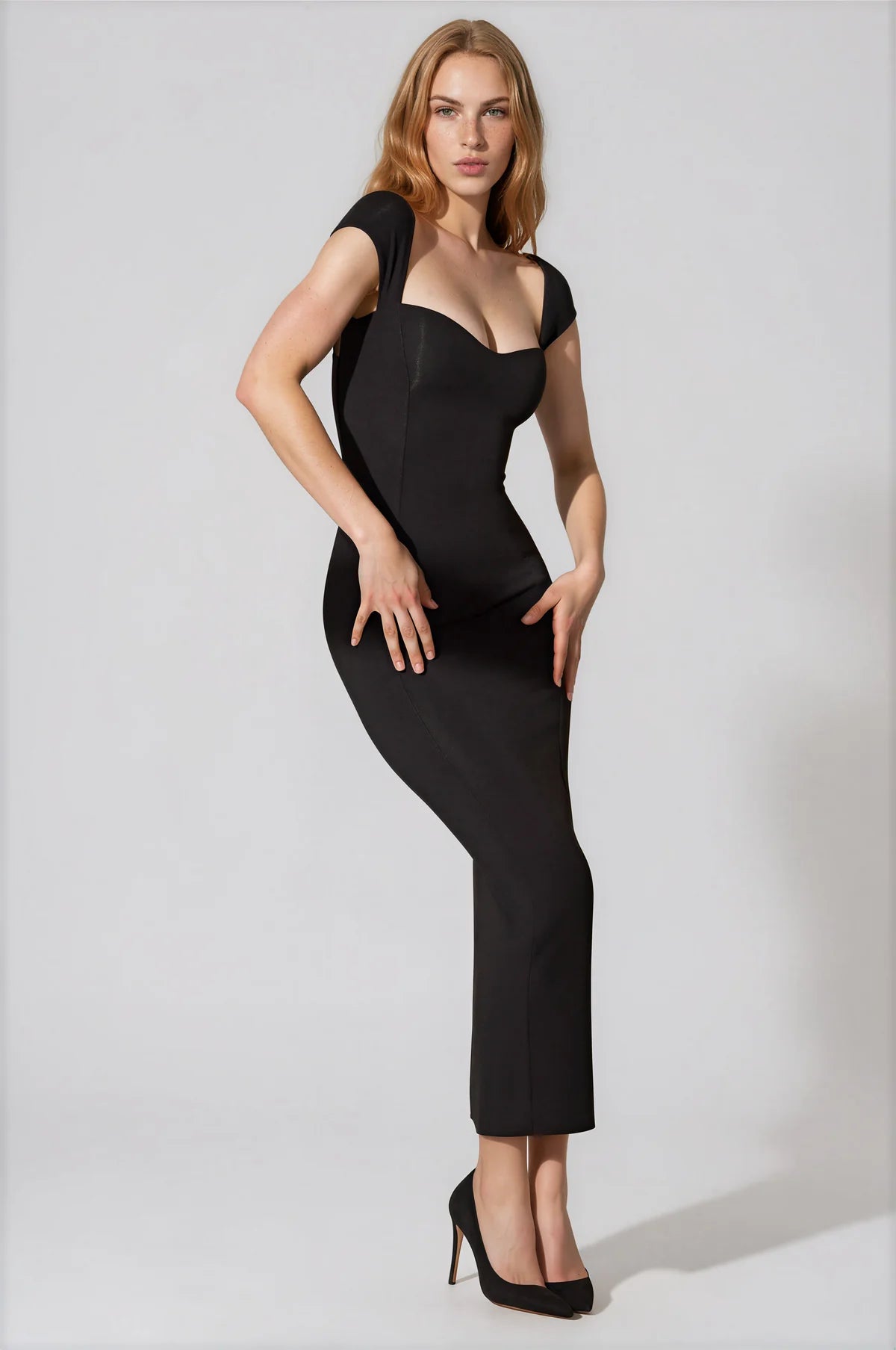 Sweetheart Neck Maxi Dress // Black