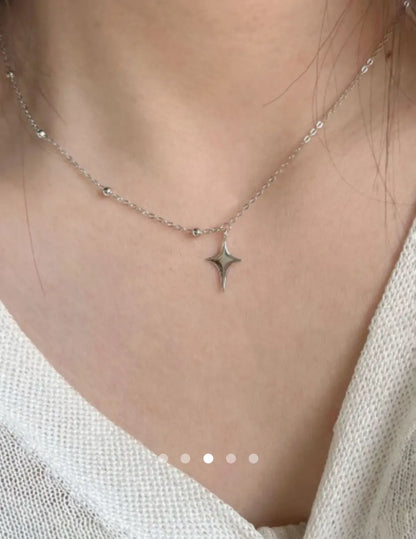Star Necklace 024 // Silver
