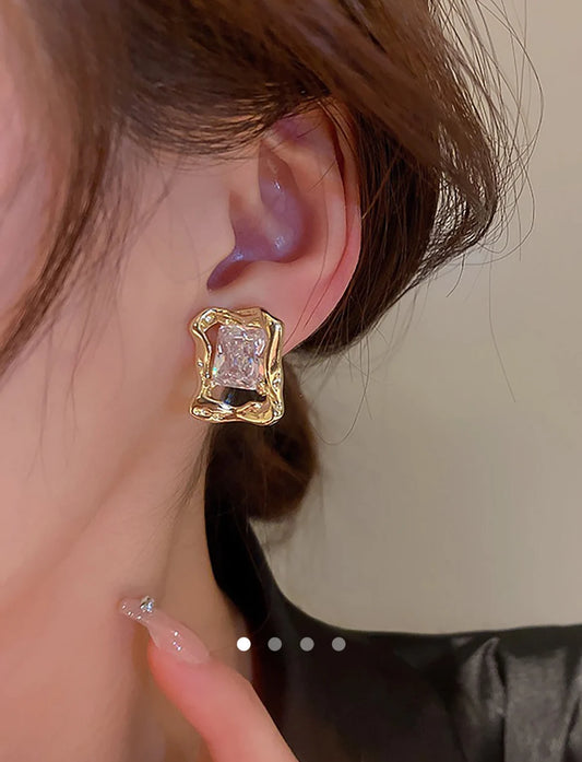 Savana Earrings 042 // Gold