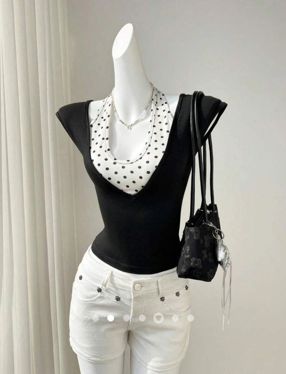 Contrast Top 001 // Black