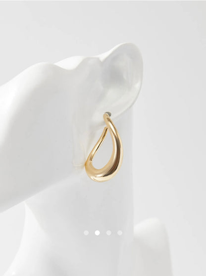 SAVANA Hoop Earrings // Gold