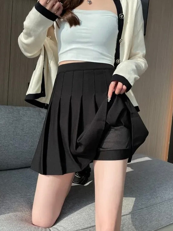 Pleated Skirt (Attached Shorts) // Black