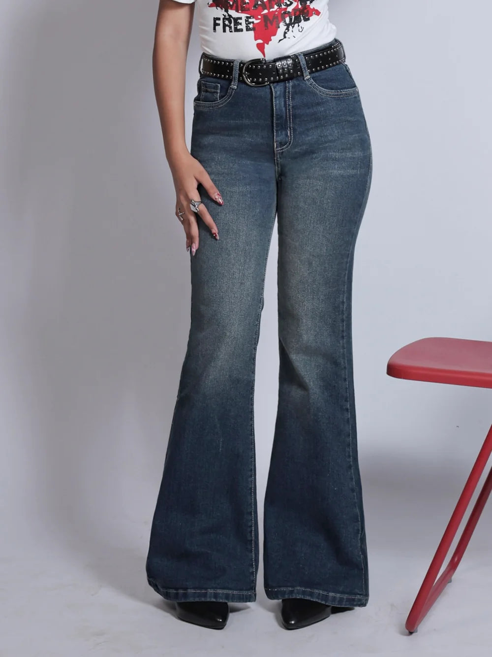 Premium Street Blue // Washed Bootcut Jeans