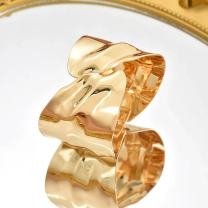 Chunky Cuff Bracelet // 001