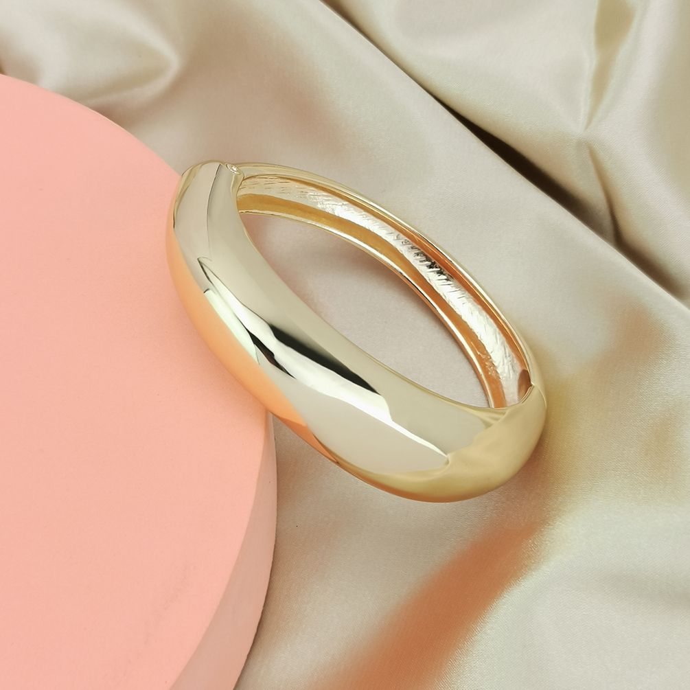 Chunky Bangle (Anti Tarnish) 009 // Gold