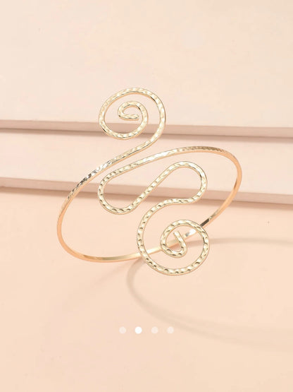 Geometric Arm Cuff 002 // Gold