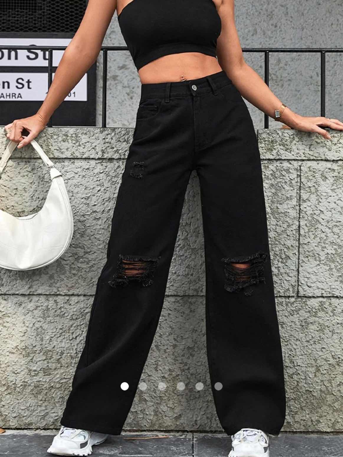 Ripped Straight Leg Jeans 005 // Black