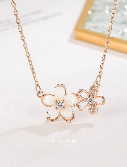 Flower Necklace //Gold