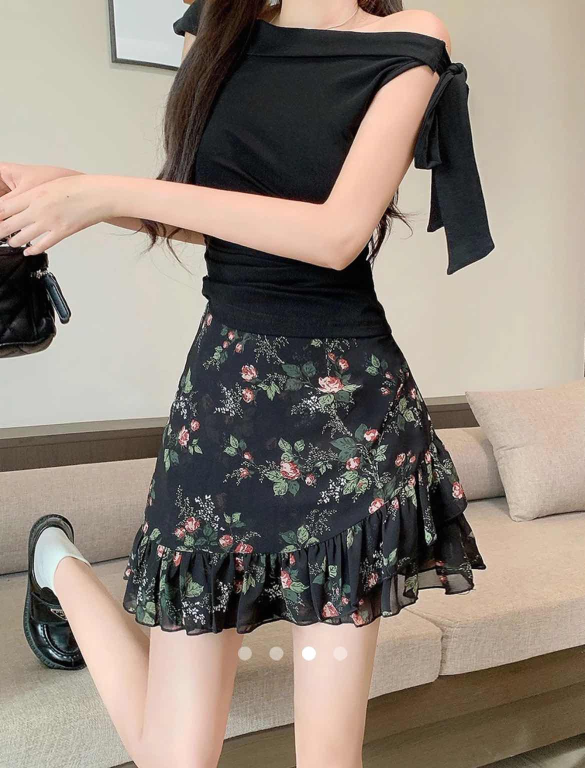 Ruffle A-Line Skirt // Black
