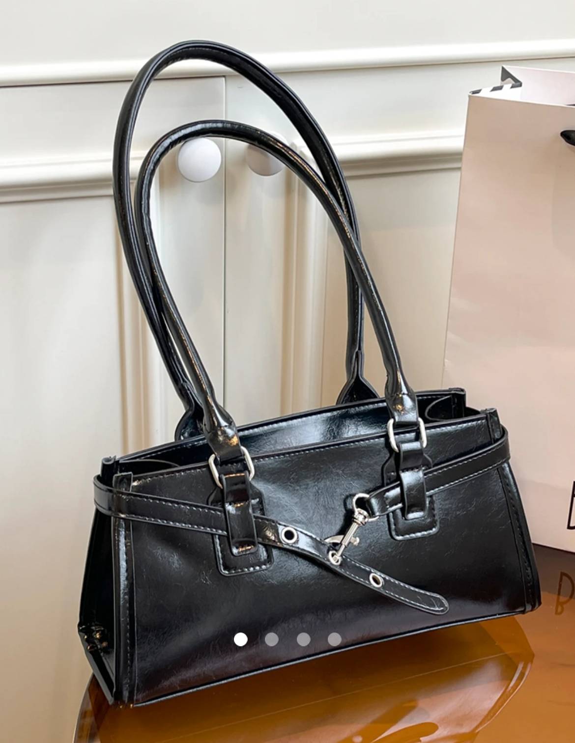 Adjustable Buckle Shoulder Bag //Black