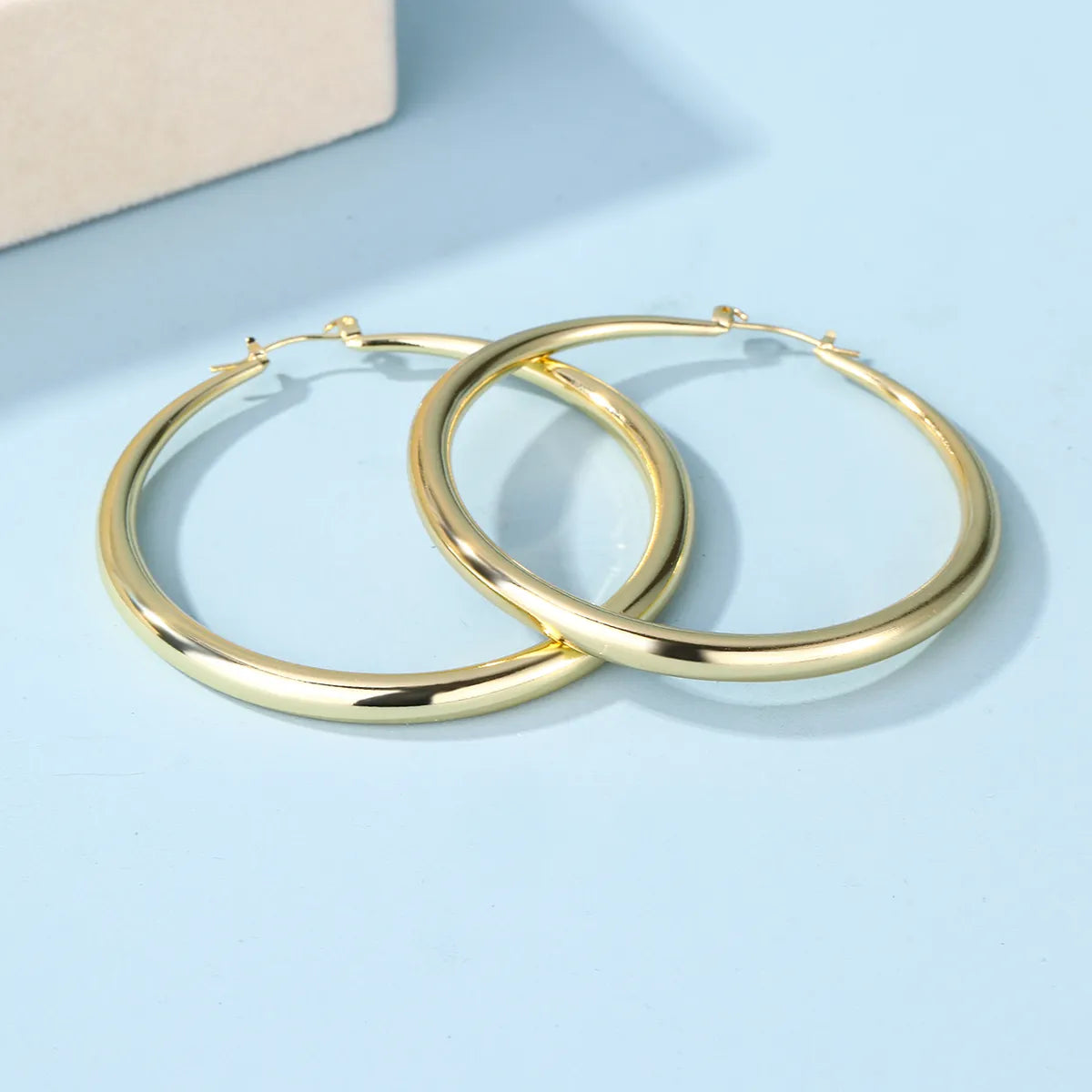 NEWME limitation Plain Hoop Earring // Gold
