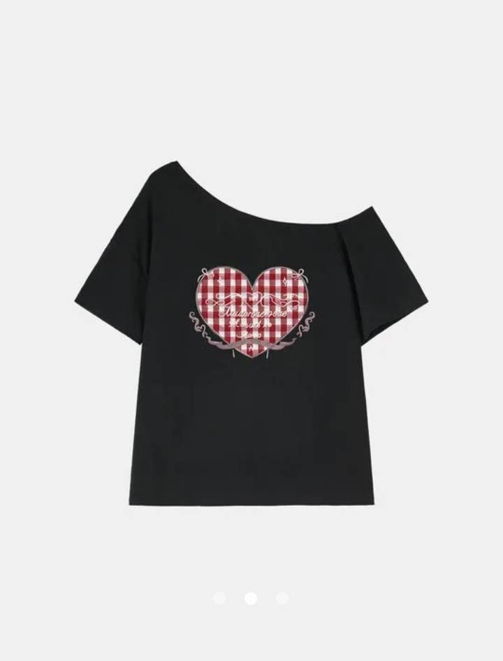 Heart Printed Pullover T-shirt // Black