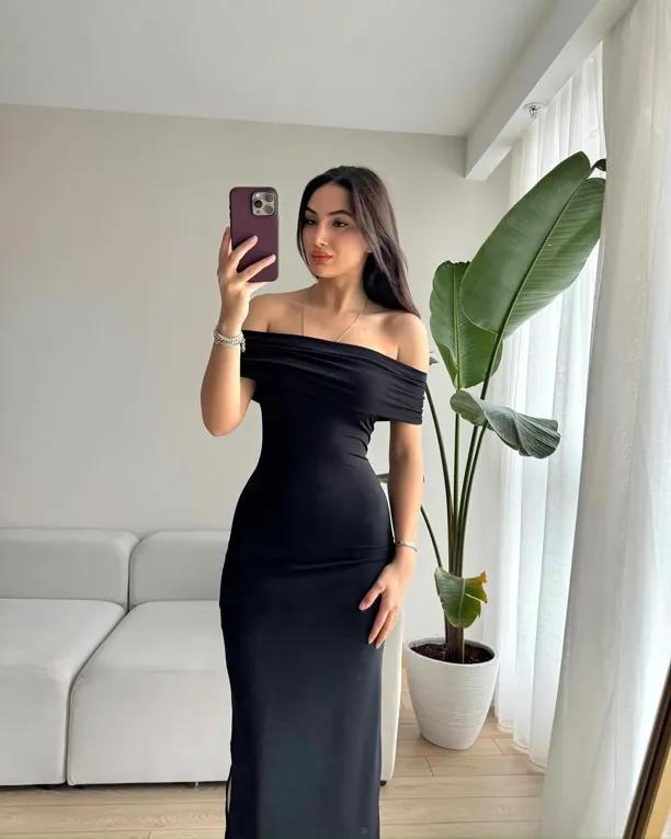 Solid Off Shoulder Bodycon Dress // Black