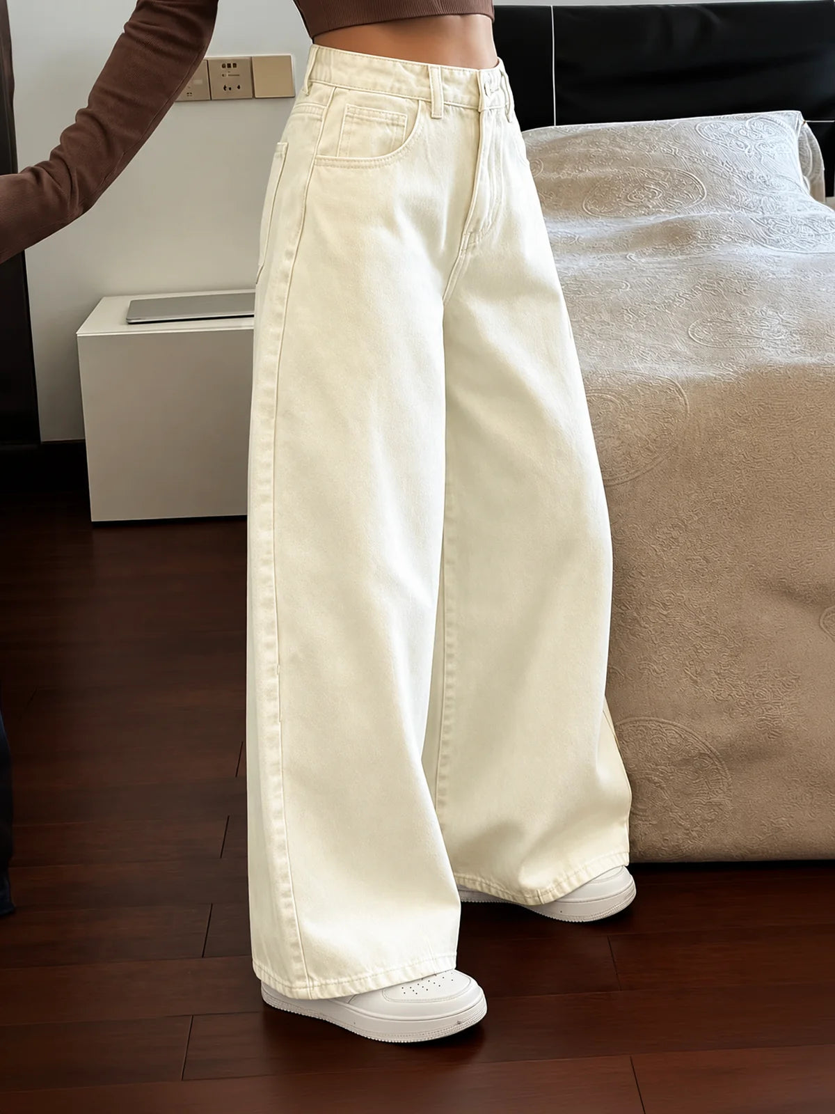 Vanilla Beige // Wide Leg Jeans